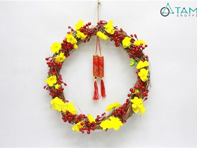 Vòng treo cửa Tết hoa mai xoáy trái đỏ ĐK 38cm T-VTC-18